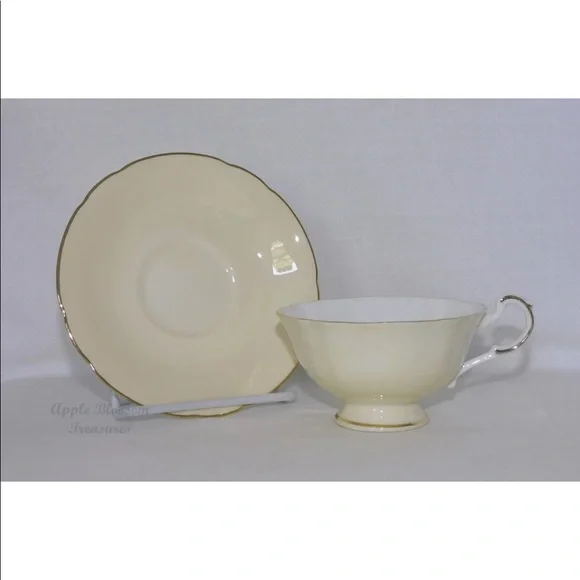 Paragon England Fine Bone China D504 Cup Saucer Lt Tan Peach w